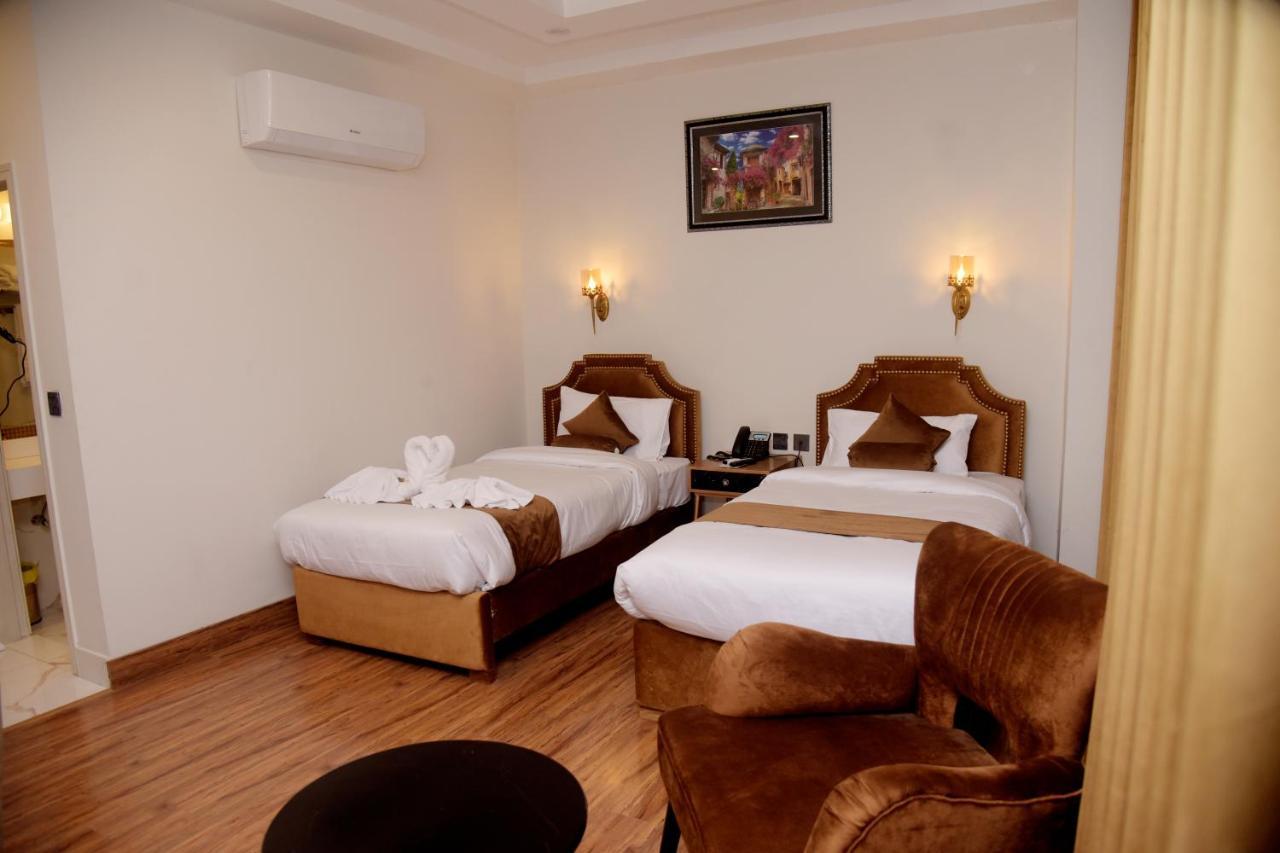 The Rich Hotel & Apartments Lahore Ngoại thất bức ảnh