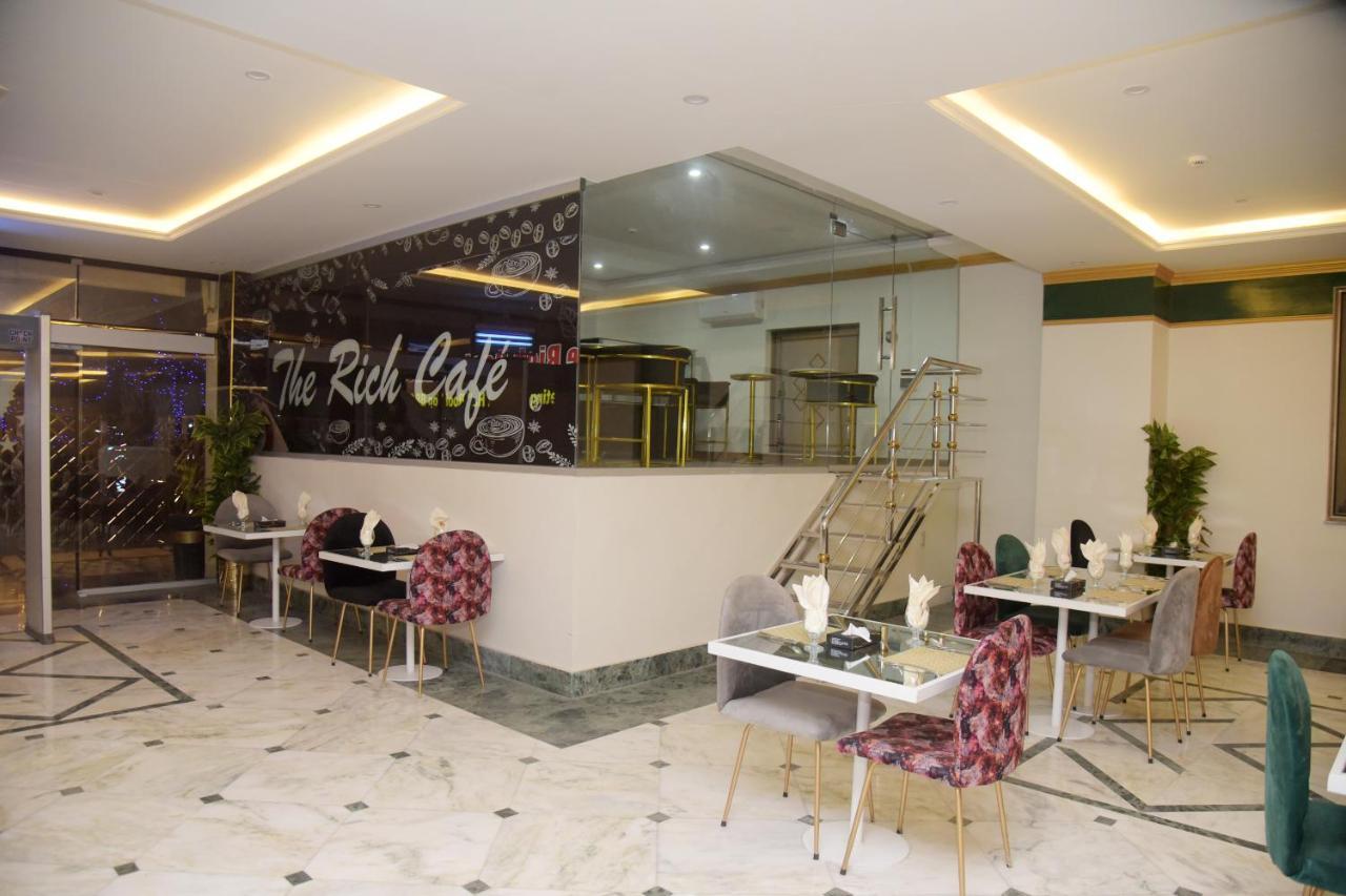 The Rich Hotel & Apartments Lahore Ngoại thất bức ảnh
