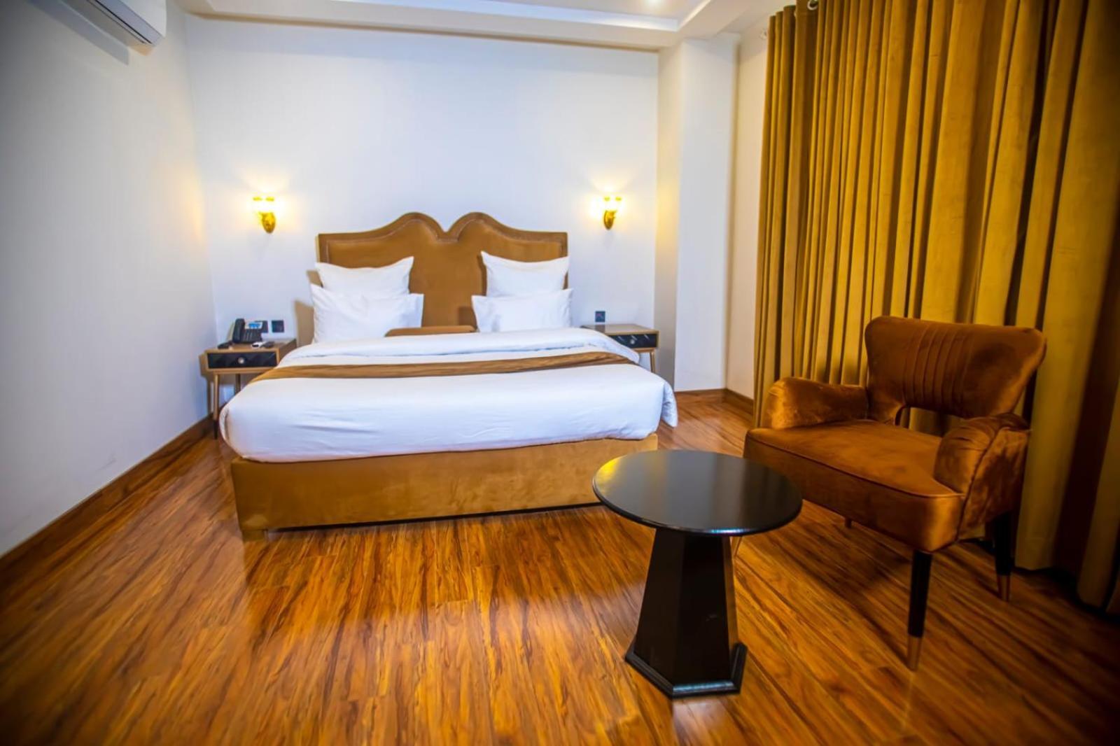 The Rich Hotel & Apartments Lahore Ngoại thất bức ảnh