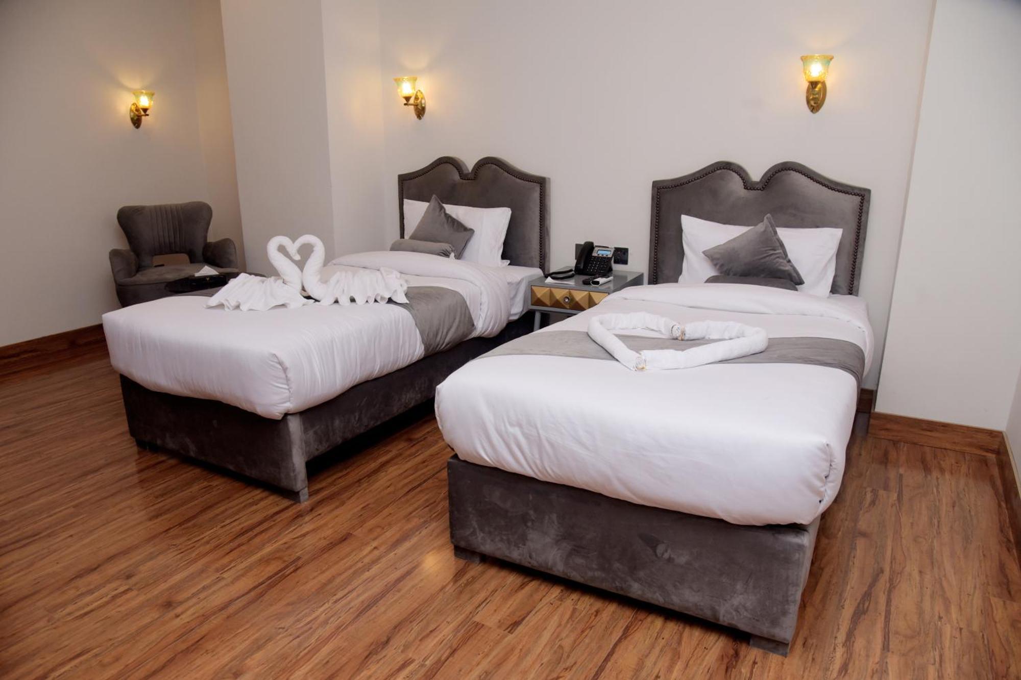 The Rich Hotel & Apartments Lahore Ngoại thất bức ảnh