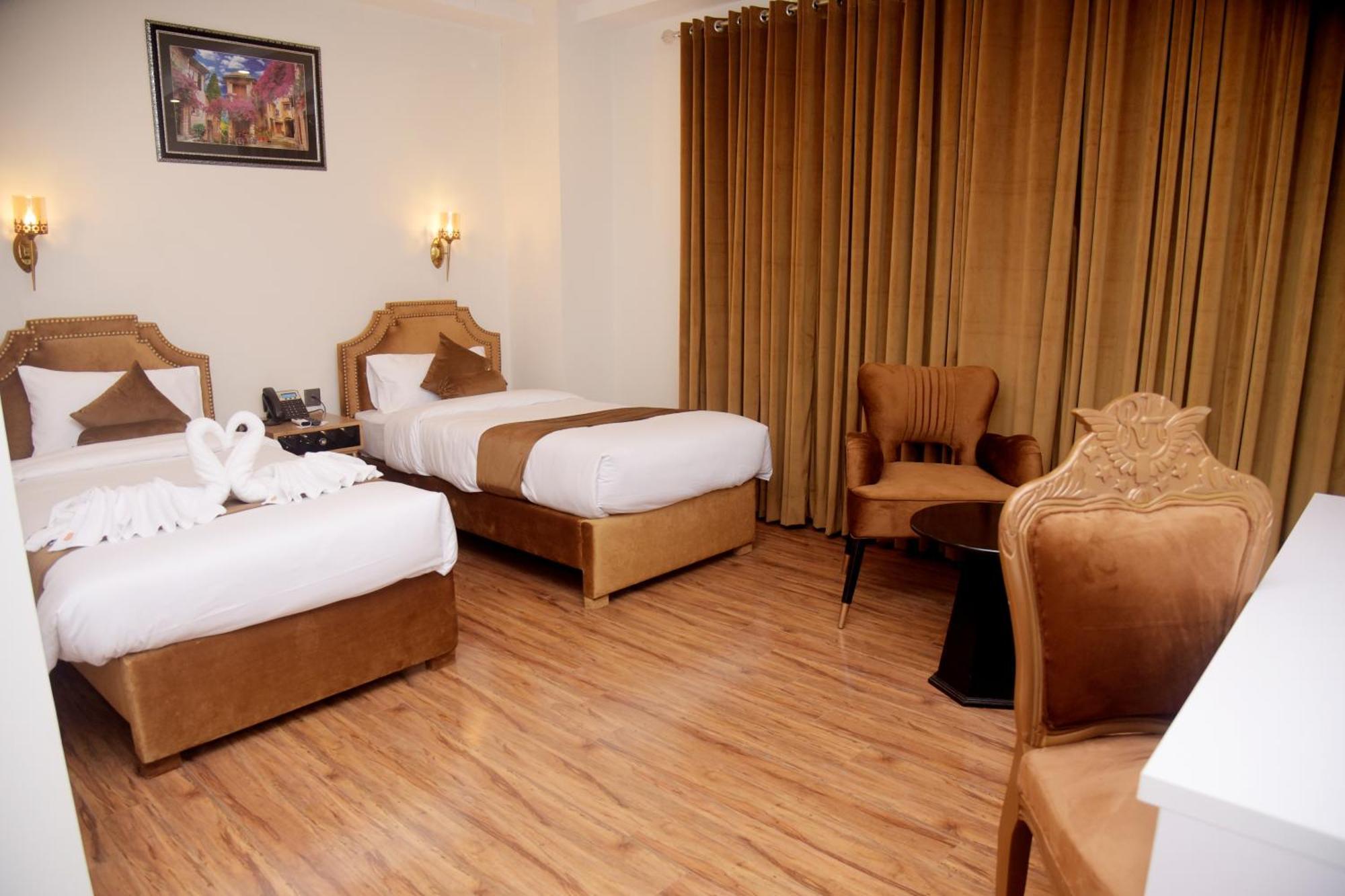The Rich Hotel & Apartments Lahore Ngoại thất bức ảnh